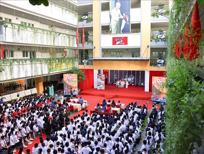 Hướng tới Tuần lễ hưởng ứng học tập suốt đời năm 2026, UBND phường Cửa Nam phối hợp với Bảo tàng Phụ nữ Việt Nam và Trường THCS Ngô Sĩ Liên tổ chức chương trình giáo dục trải nghiệm với chủ đề “Sen trong đá: Tâm sáng, lòng son”. Ảnh: Thanh Tùng - TTXVN