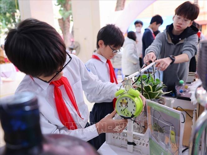 Thành phố Hà Nội đẩy mạnh chuyển đổi số và giáo dục STEM theo định hướng giáo dục thông minh. Trong ảnh: Sản phẩm 