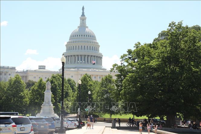 Điện Capitol, trụ sở Quốc hội Mỹ tại Washington D.C, nơi đóng vai trò quan trọng trong việc thông qua ngân sách liên bang. Quốc hội và chính quyền Tổng thống Donald Trump đối mặt với thách thức kiểm soát mức thâm hụt ngân sách liên bang gần 2.000 tỷ USD trong năm tài chính 2026. Ảnh: Đoàn Hùng - P/v TTXVN tại Mỹ