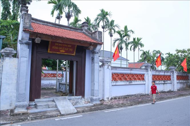 Cổng vào Khu nhà tưởng niệm đồng chí Lê Đức Thọ. Ảnh: Công Luật - TTXVN