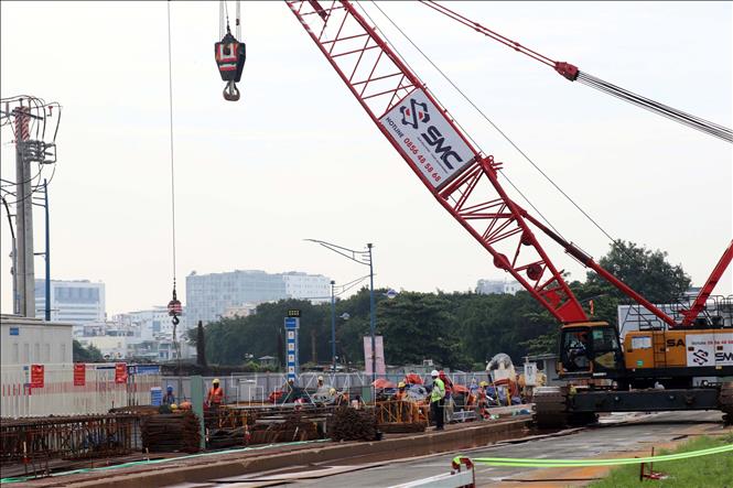 Công trường nhà ga Phạm Văn Bạch thuộc dự án metro Bến Thành - Tham Lương trên đường Trường Chinh, đoạn nút giao Phạm Văn Bạch. Ảnh: Tiến Lực - TTXVN