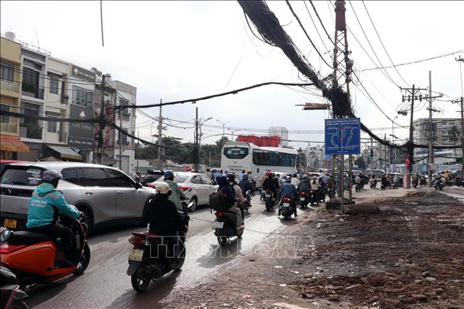 Khu vực nút giao Bảy Hiền sẽ được làm đường tạm để các phương tiện lưu thông khi triển khai thi công nhà ga Bảy Hiền. Ảnh: Tiến Lực - TTXVN