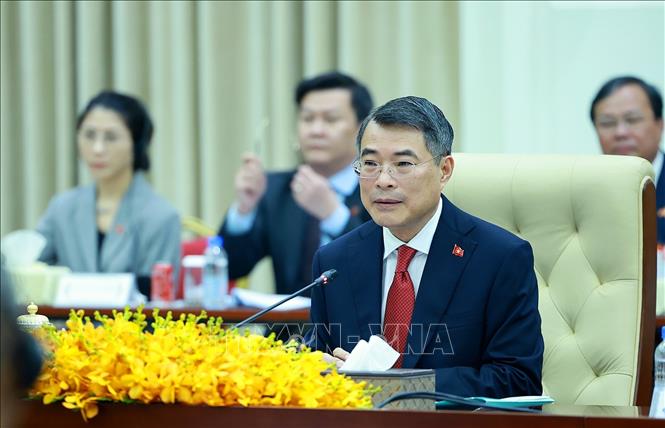 Thủ tướng Lê Minh Hưng phát biểu tại cuộc hội đàm với Thủ tướng Campuchia Hun Manet. Ảnh: Dương Giang – TTXVN
