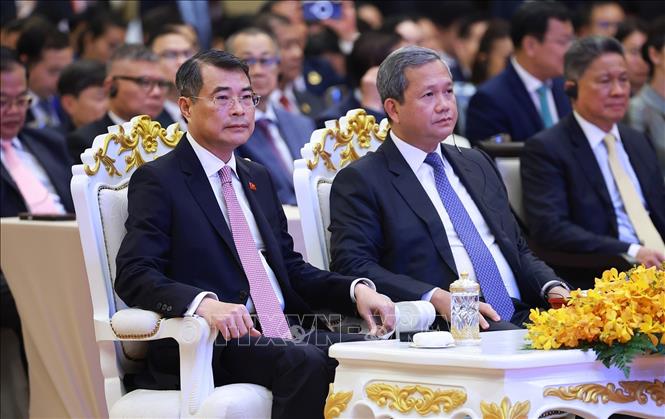 Thủ tướng Lê Minh Hưng và Thủ tướng Campuchia Hun Manet tham dự Diễn đàn Doanh nghiệp Việt Nam - Campuchia 2026. Ảnh: Dương Giang – TTXVN
