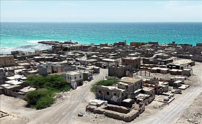 Khu vực bờ biển ở tỉnh Taiz, Yemen, ngày 7/10/2026. Trong những tuần gần đây, Houthi giành quyền kiểm soát nhiều khu vực dọc bờ Biển Đỏ của Yemen, đồng thời liên tiếp tấn công các đầu mối giao thông, cơ sở dầu mỏ và mục tiêu dân sự tại Arập Xêút. Ảnh: THX/TTXVN phát