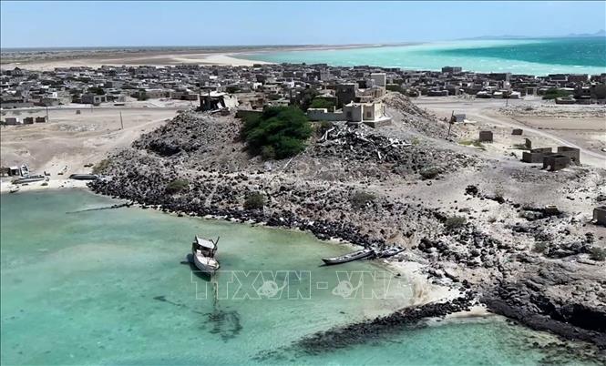 Khu vực bờ biển ở tỉnh Taiz, Yemen, ngày 7/10/2026. Trong những tuần gần đây, Houthi giành quyền kiểm soát nhiều khu vực dọc bờ Biển Đỏ của Yemen, đồng thời liên tiếp tấn công các đầu mối giao thông, cơ sở dầu mỏ và mục tiêu dân sự tại Arập Xêút. Ảnh: THX/TTXVN phát