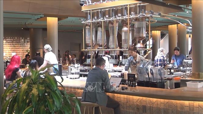Bên trong cửa hàng Starbucks Reserve Roastery Chicago lớn nhất thế giới ở Đại lộ North Michigan, thành phố Chicago, bang Illinois. Ảnh: Đoàn Hùng - P/v TTXVN tại Mỹ