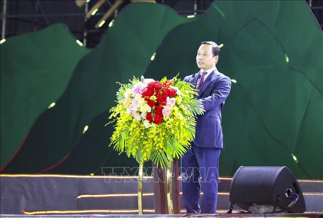 Bí thư Tỉnh ủy Điện Biên Trần Tiến Dũng phát biểu tại chương trình. Ảnh: Xuân Tư – TTXVN