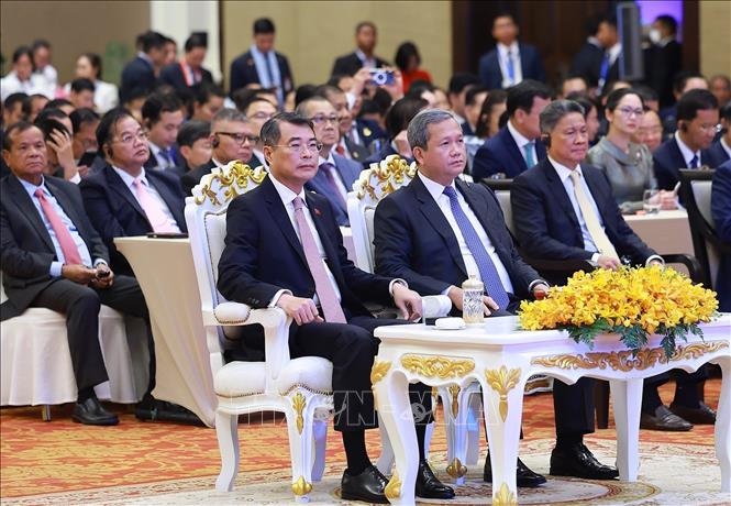 PM Le Minh Hung and Cambodian PM Hun Manet attend the Vietnam-Cambodia Business Forum 2026. VNA Photo: Dương Giang 