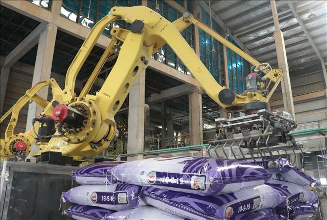 Cà Mau xác định việc thu hút doanh nghiệp đầu tư khu, cụm công nghiệp nhằm tạo đà cho tăng trưởng. Ảnh: Tuấn Phi - TTXVN