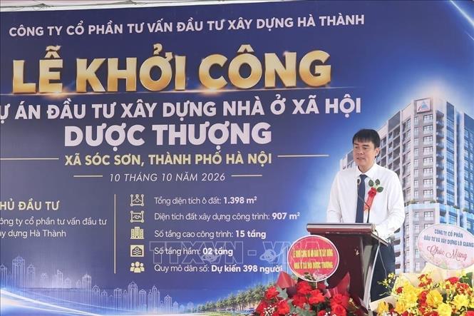 Phó Chủ tịch UBND xã Sóc Sơn Trịnh Văn Duy phát biểu tại buổi lễ. Ảnh: Quốc Lũy - TTXVN