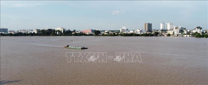 Triều cường sông Đồng Nai tại trạm thủy văn Biên Hòa chiều ngày 10/10 lên xấp xỉ báo động 3. Ảnh: Sỹ Tuyên - TTXVN