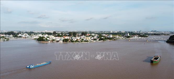 Triều cường sông Đồng Nai tại trạm thủy văn Biên Hòa chiều ngày 10/10 lên xấp xỉ báo động 3. Ảnh: Sỹ Tuyên - TTXVN