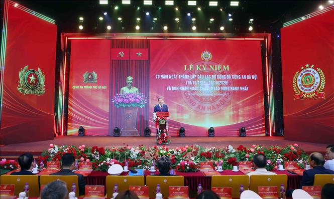 Tổng Bí thư, Chủ tịch nước Tô Lâm phát biểu chúc mừng Câu lạc bộ bóng đá Công an Hà Nội. Ảnh: Phạm Kiên - TTXVN