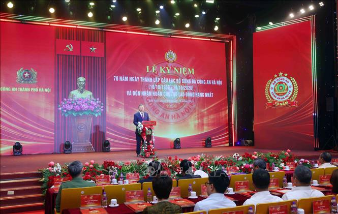 Tổng Bí thư, Chủ tịch nước Tô Lâm phát biểu chúc mừng Câu lạc bộ bóng đá Công an Hà Nội. Ảnh: Phạm Kiên - TTXVN