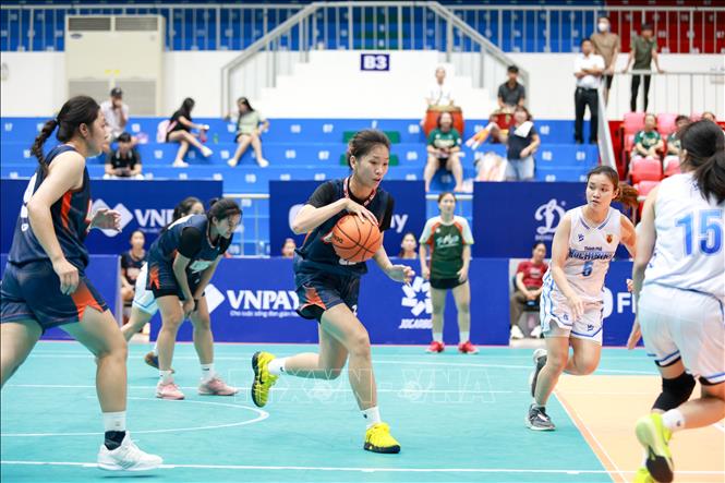 Các vận động viên Lào Cai tập trung thi đấu, quyết tâm giành chức vô địch bóng rổ trẻ 5x5 U20 quốc gia năm 2026. Ảnh: Giang Phương - TTXVN