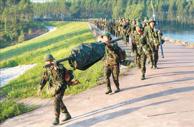 Cán bộ, chiến sĩ Sư đoàn 346 - Đoàn Lam Sơn thực hiện chuyến hành quân dã ngoại theo kế hoạch thường niên của đơn vị. Ảnh: Trọng Đức - TTXVN