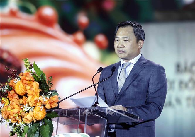 Ông Nguyễn Đình Việt, Chủ tịch Ủy ban nhân dân tỉnh Sơn La, Trưởng ban Tổ chức Lễ hội phát biểu. Ảnh: Quang Quyết - TTXVN