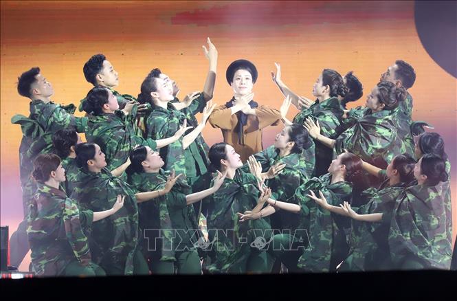 Các tiết mục văn nghệ đặc sắc chào mừng kỷ niệm 70 năm Ngày truyền thống Hội Liên hiệp thanh niên Việt Nam. Ảnh: Minh Đức – TTXVN