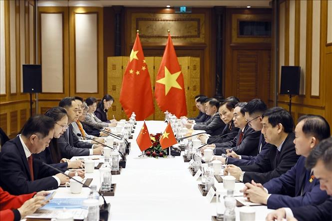 Chủ tịch Quốc hội Trần Thanh Mẫn tiếp các nhân sĩ hữu nghị Trung Quốc. Ảnh: Doãn Tấn – TTXVN
