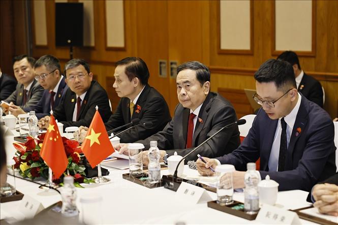 Chủ tịch Quốc hội Trần Thanh Mẫn tiếp các nhân sĩ hữu nghị Trung Quốc. Ảnh: Doãn Tấn – TTXVN