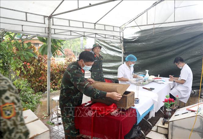 Với tinh thần quyết tâm cao, tỉnh Nghệ An đã hoàn thành lấy mẫu 28/28 nghĩa trang liệt sĩ, vượt tiến độ 4 tháng so với yêu cầu của Ban Chỉ đạo Quốc gia.  Ảnh: Văn Tý - TTXVN