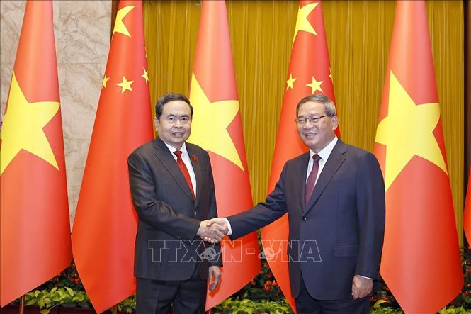 Chủ tịch Quốc hội Trần Thanh Mẫn hội kiến Thủ tướng Trung Quốc Lý Cường. Ảnh: Doãn Tấn – TTXVN