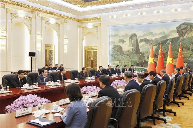 Chủ tịch Quốc hội Trần Thanh Mẫn hội kiến Thủ tướng Trung Quốc Lý Cường. Ảnh: Doãn Tấn – TTXVN