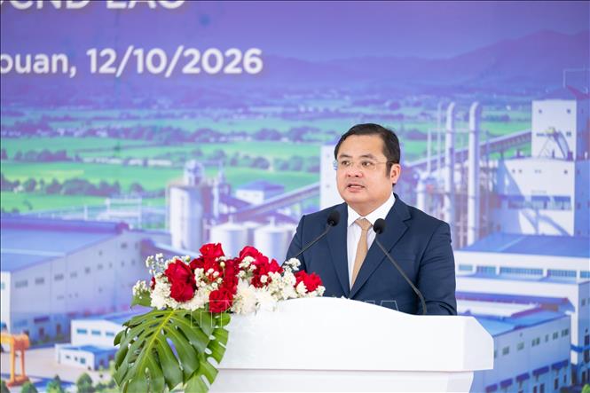 Ông Phùng Quang Hiệp - Bí thư Đảng ủy, Chủ tịch Hội đồng thành viên Tập đoàn Hóa chất Việt Nam phát biểu về mục tiêu và định hướng triển khai của dự án. Ảnh: TTXVN phát 