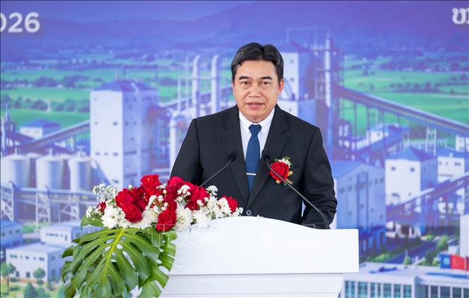 Thứ trưởng Bộ Công Thương Lào Phuttavan Nanthavong phát biểu. Ảnh: TTXVN phát