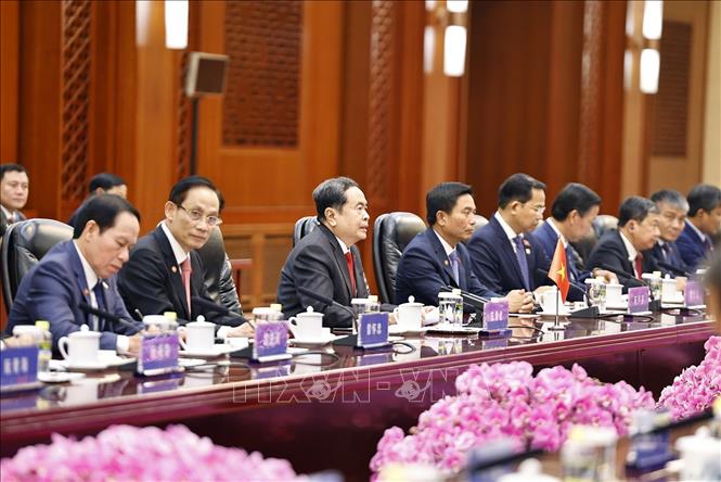 Chủ tịch Quốc hội Trần Thanh Mẫn hội đàm với Ủy viên trưởng Ủy ban thường vụ Đại hội Đại biểu Nhân dân toàn quốc Trung Quốc Triệu Lạc Tế và đồng chủ trì Phiên họp lần thứ 2 Ủy ban hợp tác giữa Quốc hội Việt Nam và Nhân đại toàn quốc Trung Quốc. Ảnh: Doãn Tấn – TTXVN