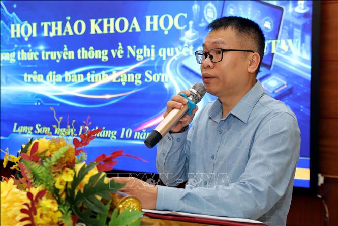 Đại diện phòng chuyên môn, Sở Khoa học và Công nghệ tỉnh Lạng Sơn chia sẻ về công tác truyền thông về Nghị quyết số 57-NQ/TW. Ảnh: Văn Đạt - TTXVN