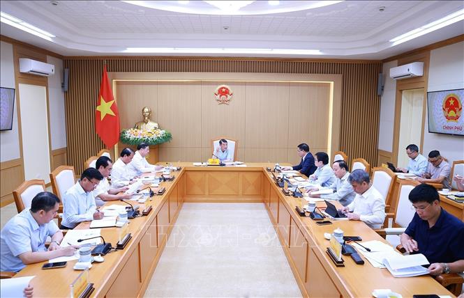 Thủ tướng Lê Minh Hưng chủ trì cuộc họp với lãnh đạo Bộ Công thương và các bộ, ngành liên quan về giải pháp đảm bảo cung ứng điện giai đoạn 2026 - 2030 và định hướng Quy hoạch điện VIII. Ảnh: Dương Giang – TTXVN
