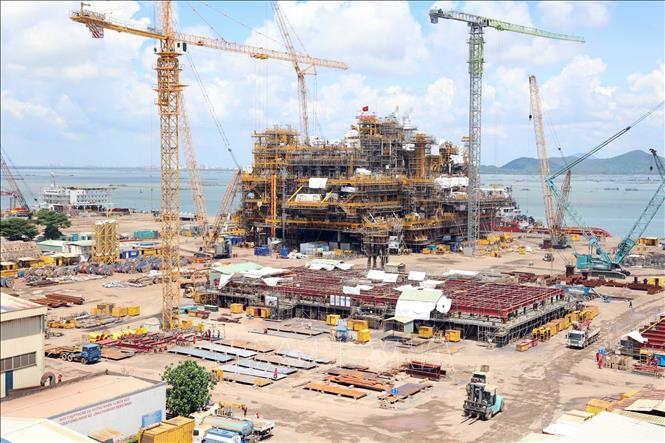 Một góc công trường tại Cảng Hạ lưu PTSC. Ảnh: Đoàn Mạnh Dương - TTXVN
