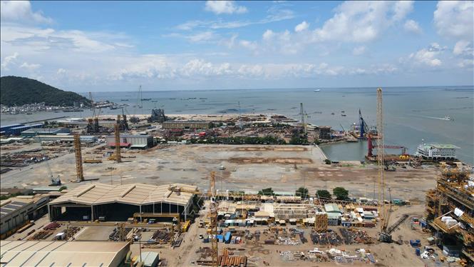 Một góc công trường tại Cảng Hạ lưu PTSC. Ảnh: Đoàn Mạnh Dương - TTXVN