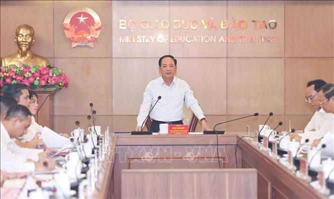 Đồng chí Trịnh Văn Quyết, Uỷ viên Bộ Chính trị, Bí thư Trung ương Đảng, Trưởng Ban Tuyên giáo Trung ương, Trưởng Đoàn giám sát phát biểu. Ảnh: Thanh Tùng - TTXVN