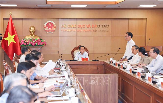 Đồng chí Hoàng Minh Sơn, Ủy viên Trung ương Đảng, Bí thư Đảng ủy, Bộ trưởng Bộ Giáo dục và Đào tạo phát biểu. Ảnh: Thanh Tùng - TTXVN