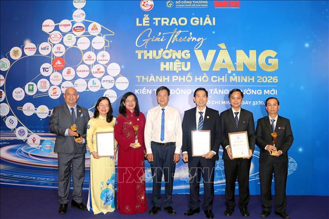 Các doanh nghiệp nhận giải thưởng cho các doanh nghiệp “Thương hiệu Vàng Thành phố Hồ Chí Minh” lần thứ 6 - năm 2026.  Ảnh: Thanh Vũ - TTXVN