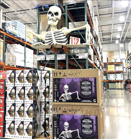 Các sản phẩm trang trí Halloween được bày bán tại cửa hàng Costco ở Mỹ. Ảnh: Đoàn Hùng – P/v TTXVN tại Mỹ 