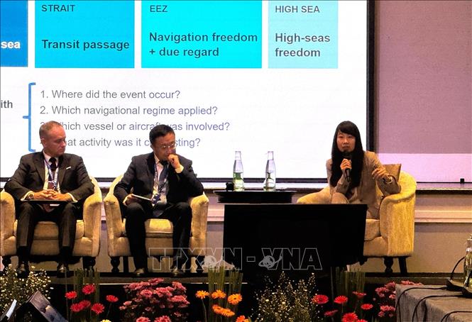 Tiến sĩ Nguyễn Thị Lan Anh, Phó Giám đốc Học viện Ngoại giao tham luận tại hội thảo. Ảnh: Viên Luyến – Phóng viên TTXVN tại Malaysia
