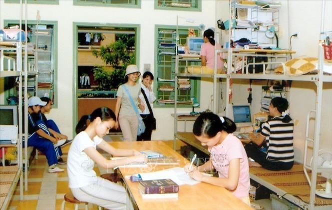Phòng ký túc xã nữ của sinh viên Đại học Bách Khoa Hà Nội năm 2006. Ảnh: Đình Na-TTXVN