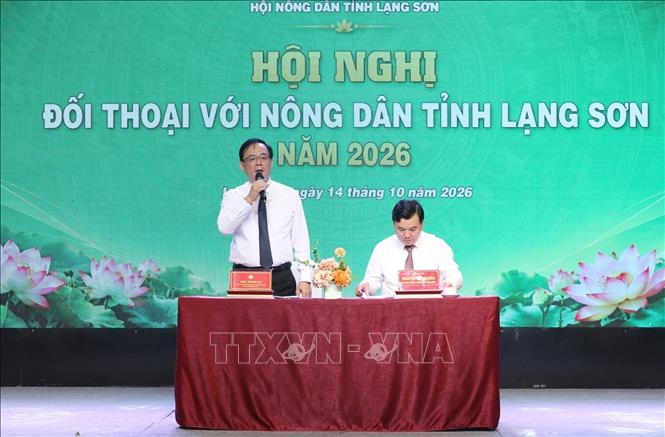 Chủ tịch Hội Nông dân tỉnh Lạng Sơn Triệu Quang Huy và Giám đốc Sở Nông nghiệp và Môi trường tỉnh Lạng Sơn Nguyễn Hữu Chiến cùng chủ trì Hội nghị. Ảnh: Anh Tuấn – TTXVN