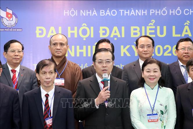 Ông Lê Văn Minh, Chủ tịch Hội Nhà báo Thành phố Hồ Chí Minh nhiệm kỳ 2026 - 2031, thay mặt Ban Chấp hành Hội Nhà báo Thành phố khóa mới phát biểu nhận nhiệm vụ. Ảnh: Tiến Lực - TTXVN