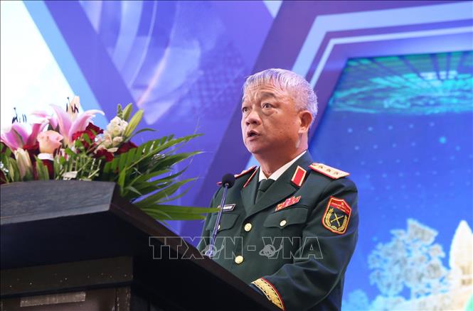Thứ trưởng Bộ Quốc phòng Nguyễn Quang Ngọc phát biểu khai mạc hội chợ. Ảnh: Minh Hưng - PV TTXVN tại Campuchia