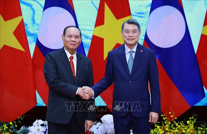 Thủ tướng Lê Minh Hưng tiếp đồng chí Vilay Lakhamfong, Thường trực Ban Bí thư Trung ương Đảng Nhân dân Cách mạng Lào. Ảnh: Dương Giang – TTXVN
