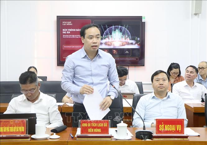 Giám đốc Khu Di tích Lịch sử Đền Hùng Phạm Tiến Đạt phát biểu tại hội nghị. Ảnh: Thu Hương - TTXVN