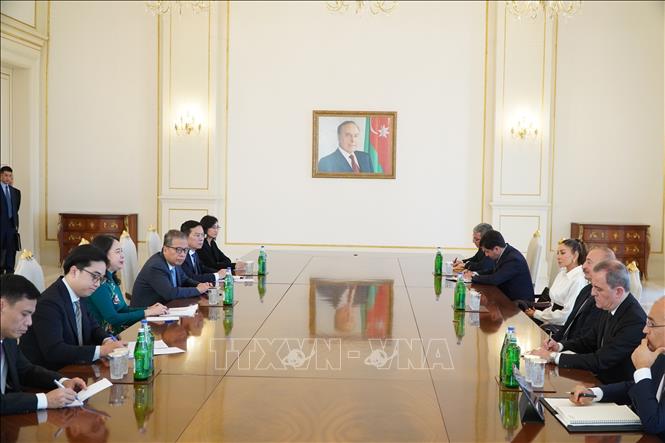 Phó Chủ tịch nước Võ Thị Ánh Xuân hội đàm với Tổng thống Azerbaijan Ilham Aliyev và Phó Tổng thống thứ nhất Mehriban Aliyeva. Ảnh: Tâm Hằng - PV TTXVN tại SNG