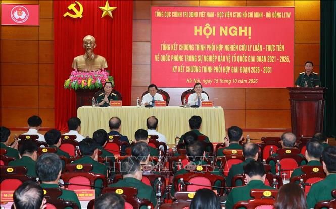 Hội nghị tổng kết chương trình phối hợp nghiên cứu lý luận - thực tiễn về Quốc phòng trong sự nghiệp bảo vệ Tổ quốc giai đoạn 2021 - 2026. Ảnh: Trọng Đức - TTXVN