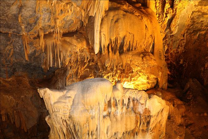 The cave extends approximately 60–70 metres and features stalactites and stalagmites formed over millions of years. VNA Photo: Thùy Dung 