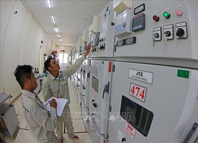 Ca trực vận hành sản xuất ở Nhà máy Điện mặt trời Trung Nam – Thuận Nam của Công ty TNHH Điện Mặt Trời Trung Nam Thuận Nam, xã Thuận Nam, tỉnh Khánh Hoà. Ảnh: Vũ Sinh – TTXVN